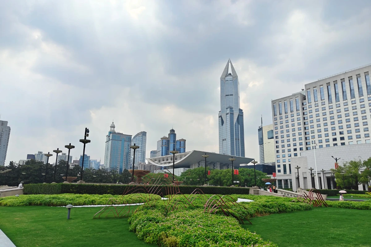 Khám phá Quảng trường Nhân Dân