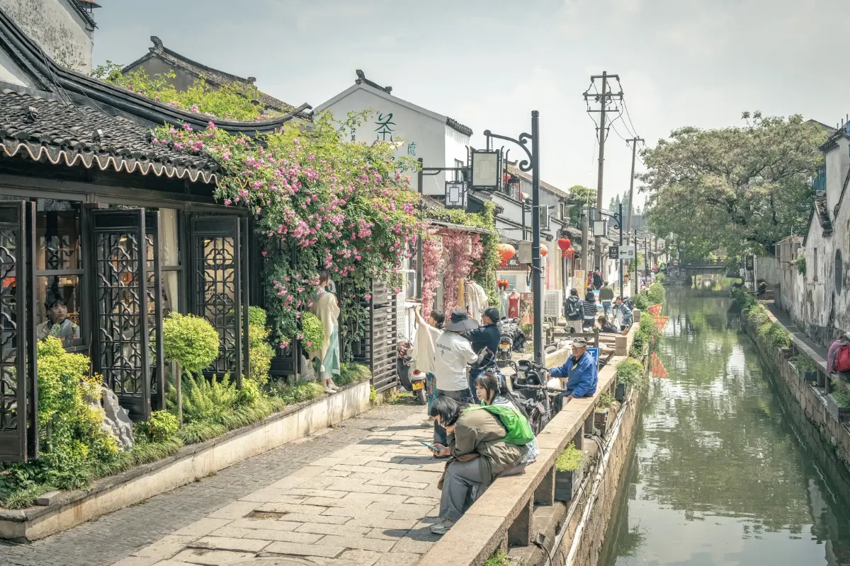 Đạp xe ở phố cổ Bình Giang Tô Châu