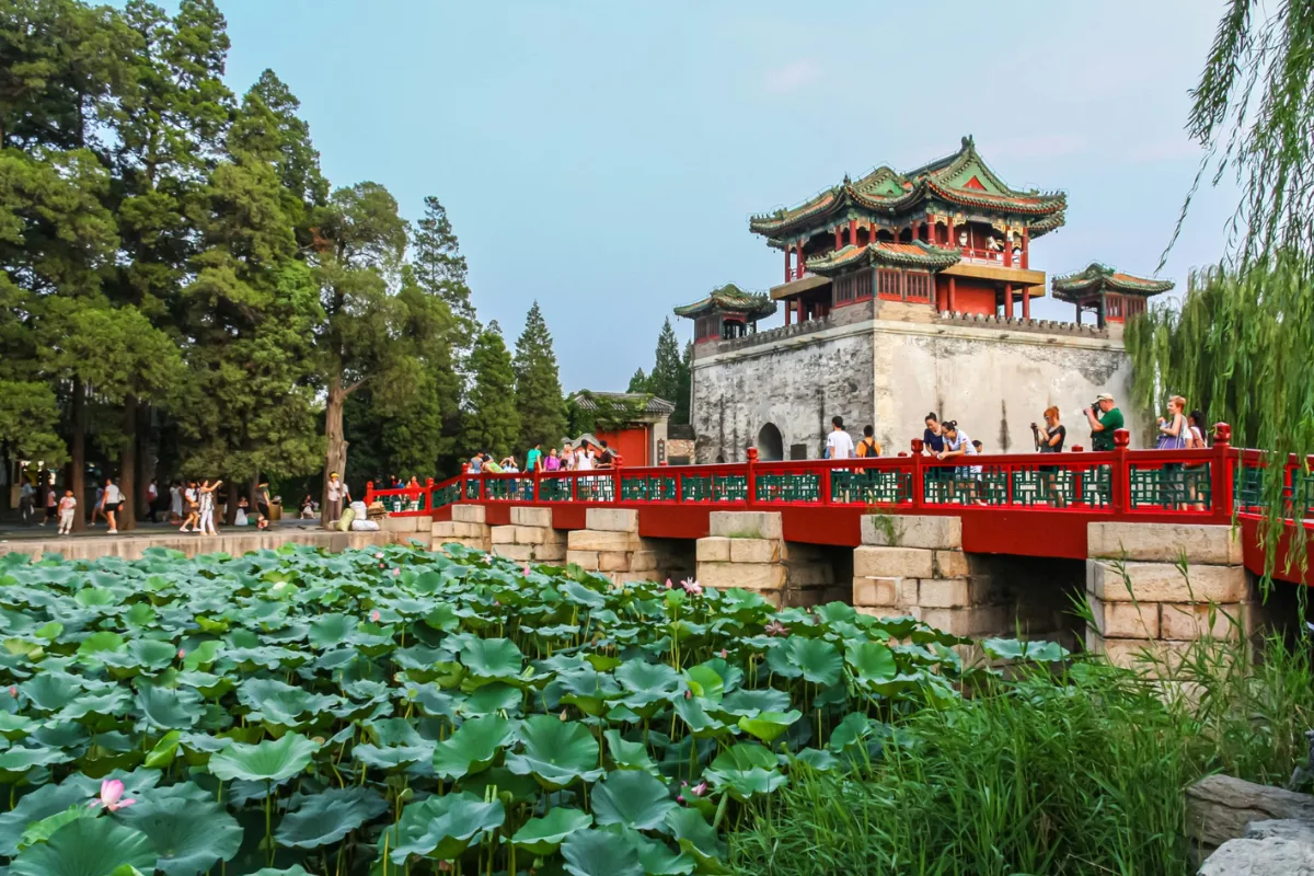 Khung giờ đẹp nhất để tham quan Di Hòa Viên