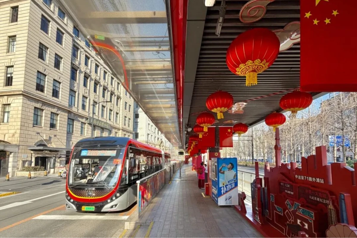 Đi Wukang Road bằng xe buýt