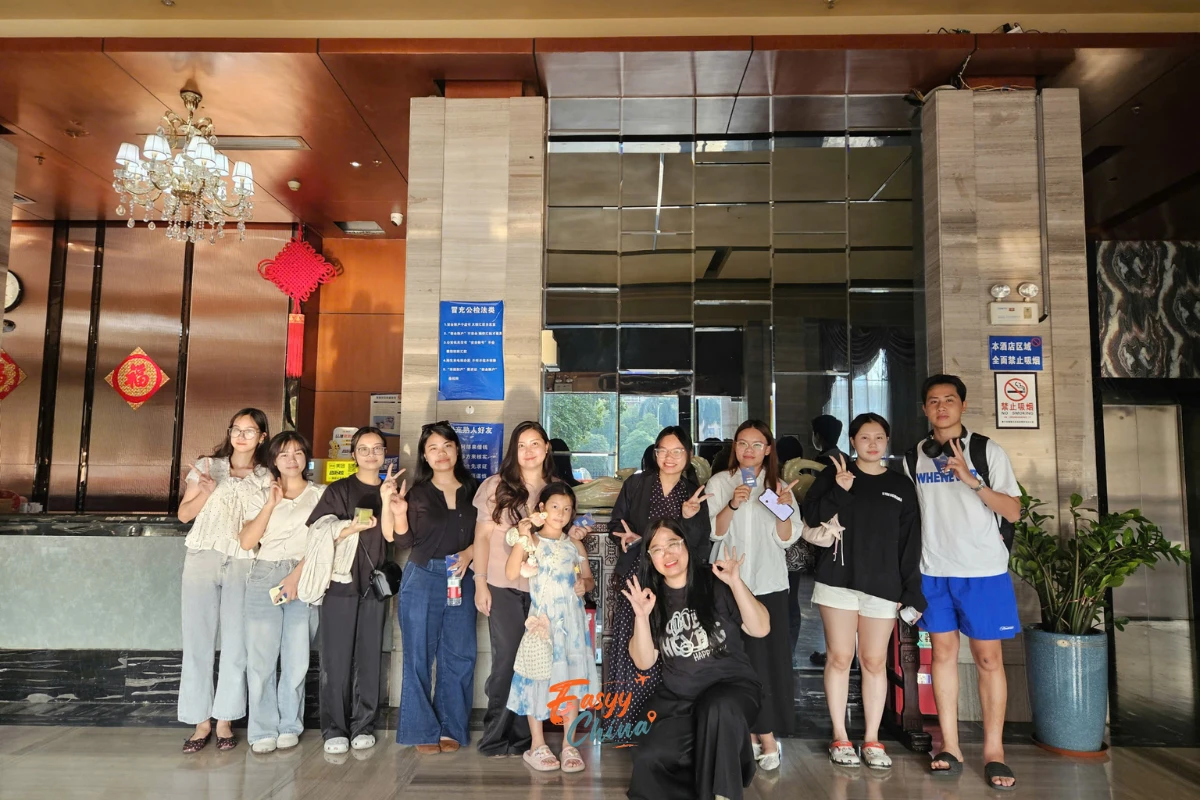 Khách đi tour bán tự túc Nam Ninh cùng EasyyChina