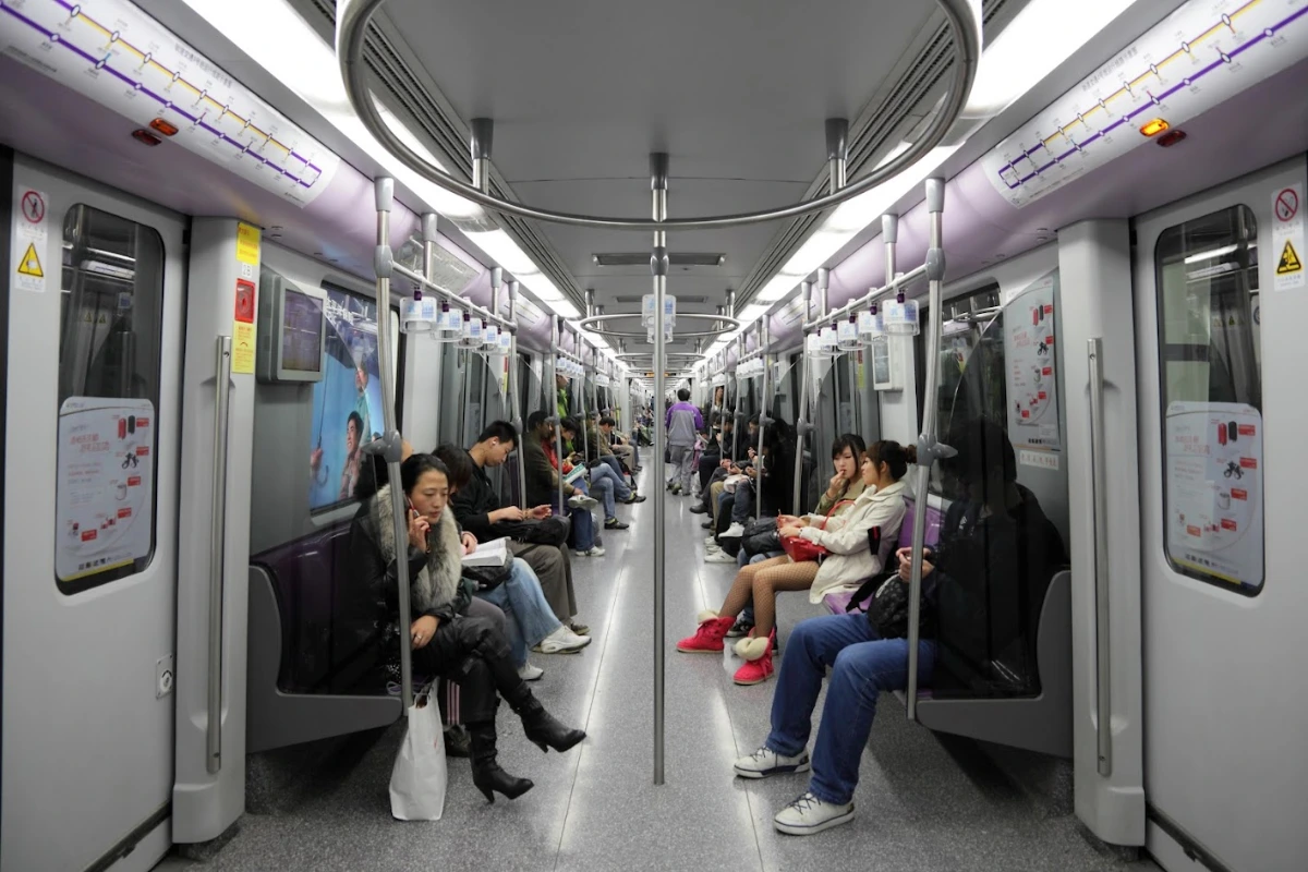 Đi tàu cao tốc khi du lịch Trung Quốc