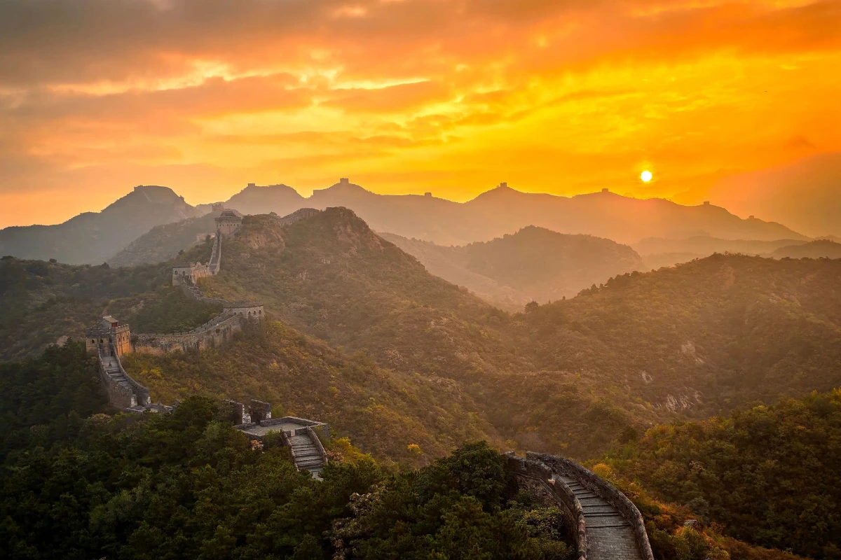 Đón bình minh hoặc hoàng hôn trên Trường Thành
