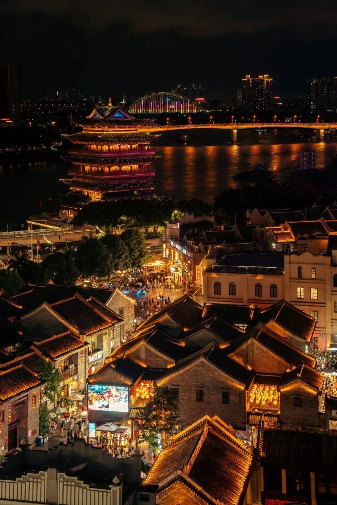 Nam Ninh khi thành phố lên đèn